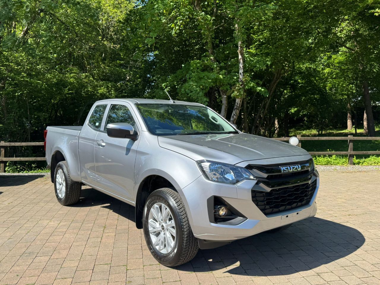 2025 Isuzu D-max