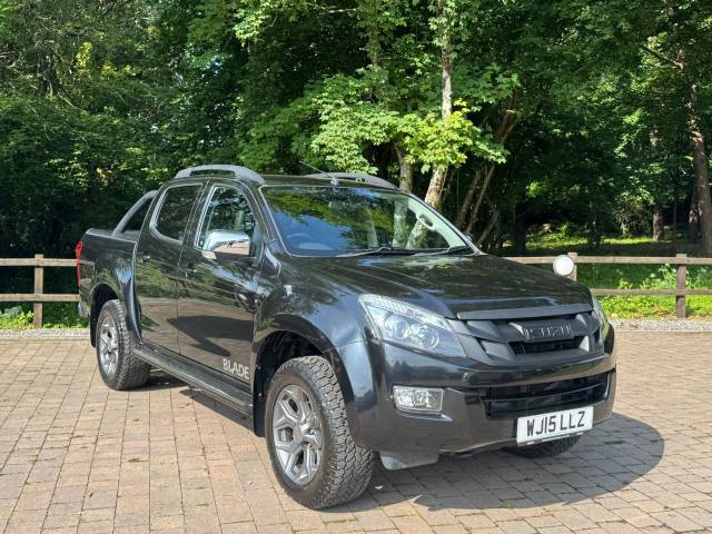 Isuzu D-max 2.5TD Blade Double Cab 4x4 Pick Up Diesel Black