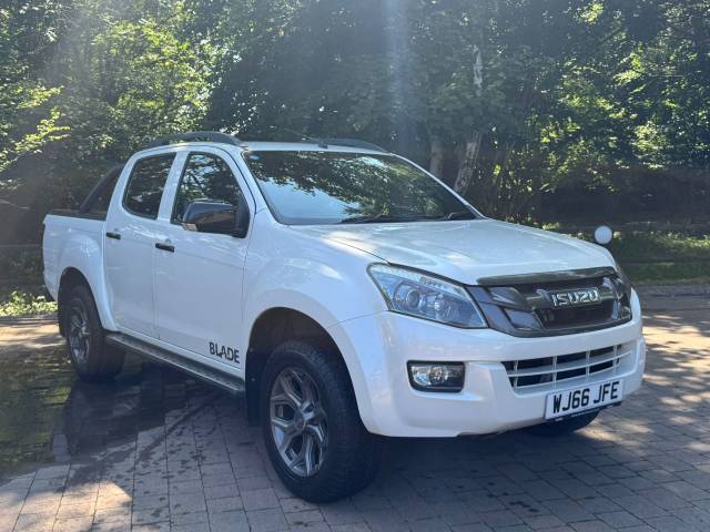 Isuzu D-max 2.5TD Blade Double Cab 4x4 Pick Up Diesel White