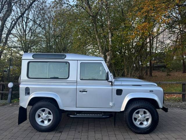 2013 Land Rover Defender 90 XS Station Wagon TDCi [2.2]