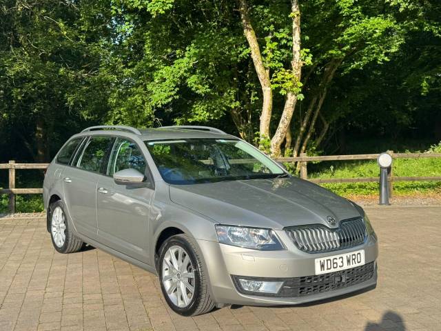 Skoda Octavia 1.6 TDI CR Elegance 5dr Estate Diesel Beige