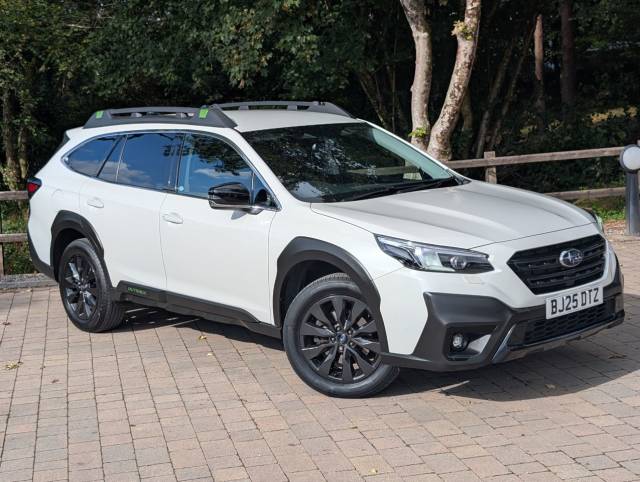 Subaru Outback 2.5i Field 5dr Lineartronic Estate Petrol White